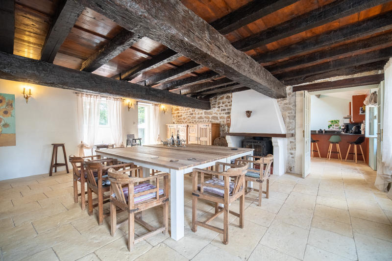 Moulin - 250 m² - 9 pièces