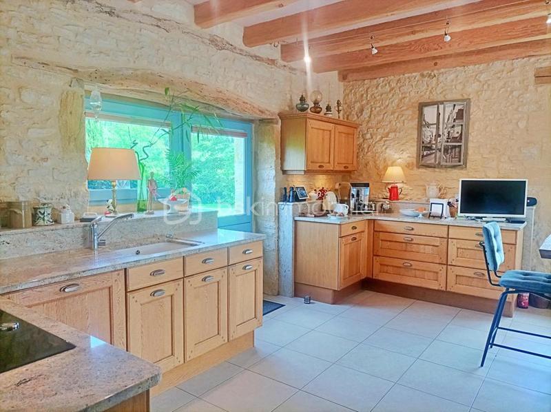 Propriété - 361 m² - 11 pièces