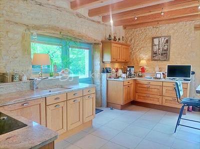 Propriété - 361 m² - 11 pièces