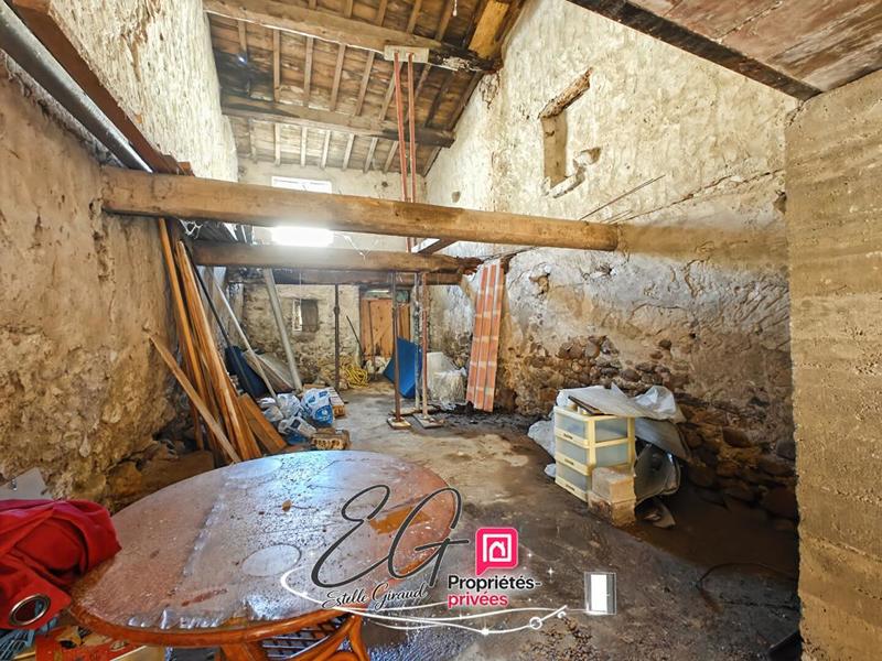 Propriété - 168 m² - 6 pièces