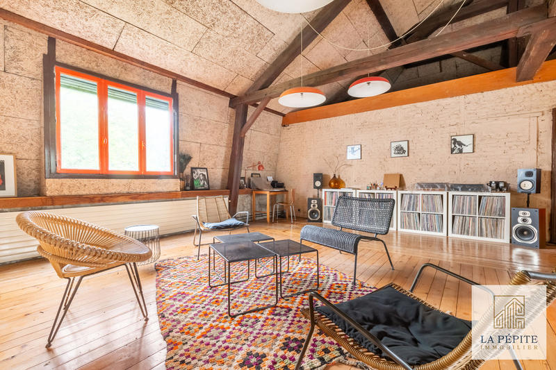 Maison - 315 m² - 10 pièces