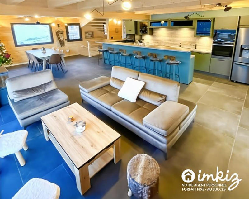 Maison - 220 m² - 9 pièces