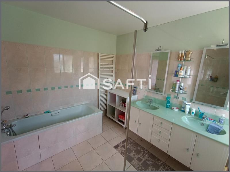 Maison - 211 m² - 9 pièces