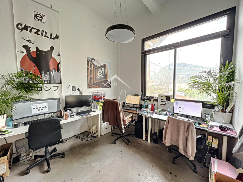 Loft - 311 m² - 8 pièces