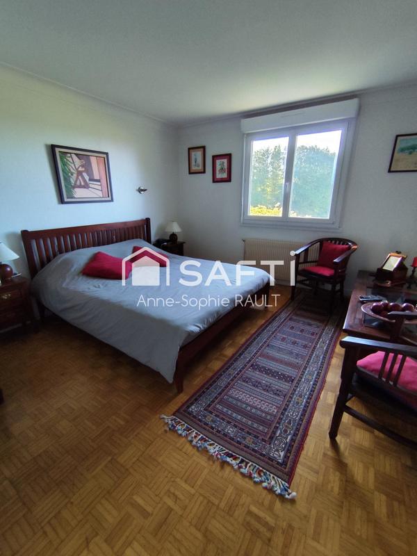 Maison - 254 m² - 9 pièces