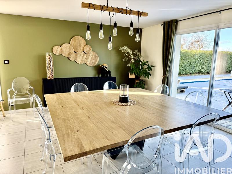 Maison - 198 m² - 7 pièces