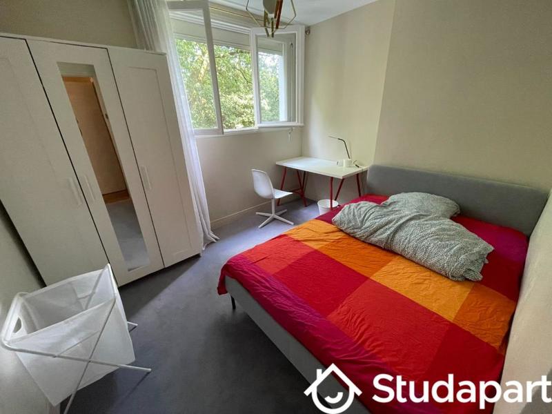 Chambre - 14 m² - 1 pièce