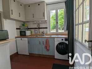 Maison - 250 m² - 11 pièces