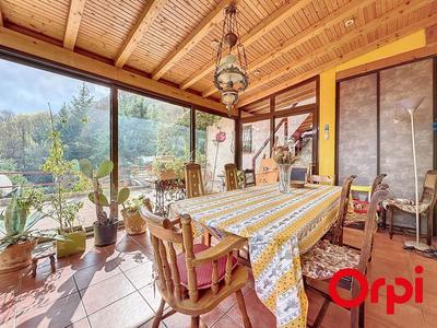 Maison - 198 m² - 8 pièces