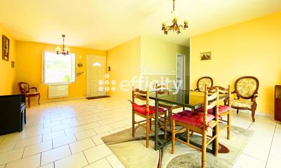 Maison - 93 m² - 5 pièces