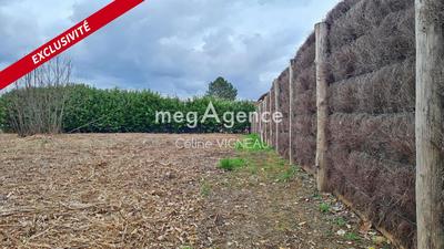 Terrain constructible - 1 000 m²