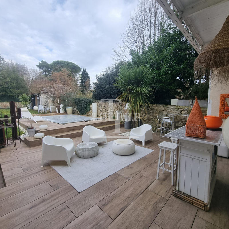 Maison - 208 m² - 7 pièces