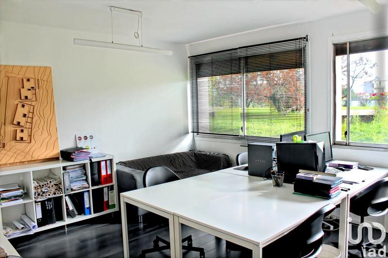 Bureau - 68 m²