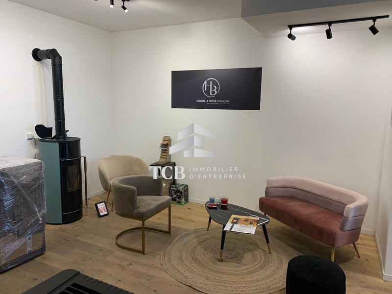 Local commercial - 271 m²