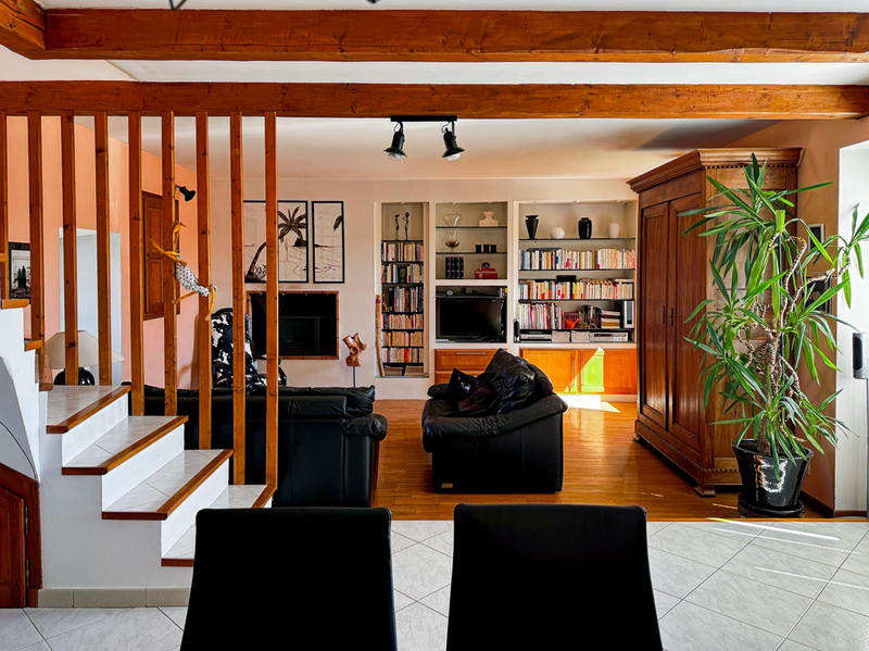 Maison - 253 m² - 13 pièces