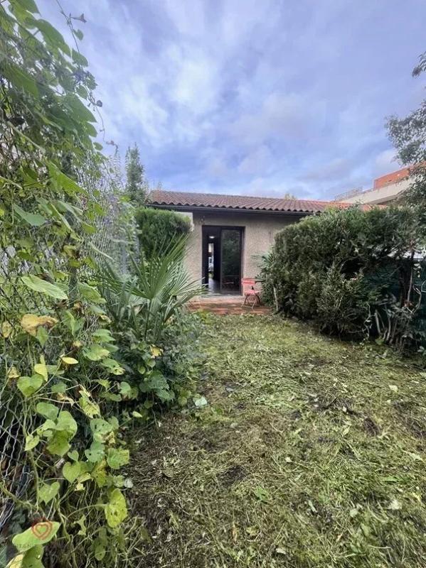 Studio - 25 m² - 1 pièce