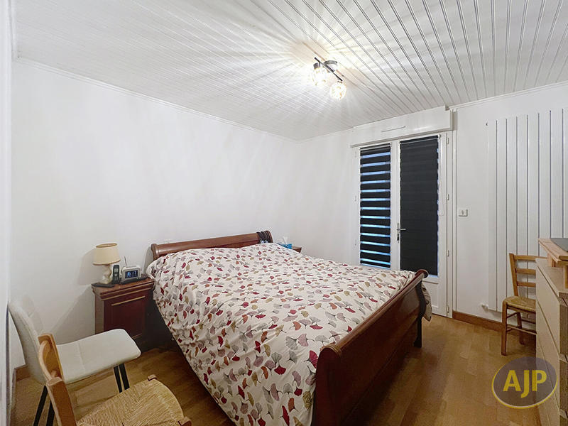 Maison - 198 m² - 8 pièces