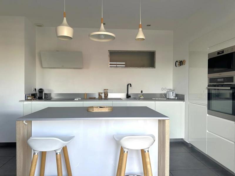 Maison - 220 m² - 7 pièces