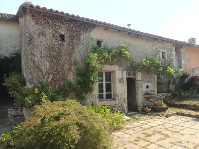 Maison - 220 m² - 8 pièces