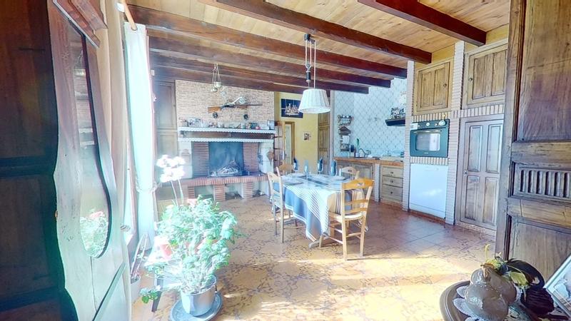 Maison - 217 m² - 6 pièces