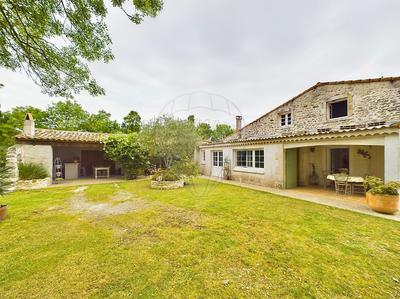 Maison - 180 m² - 12 pièces