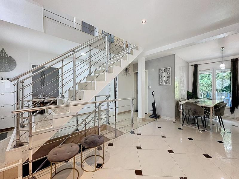 Maison - 125 m² - 8 pièces