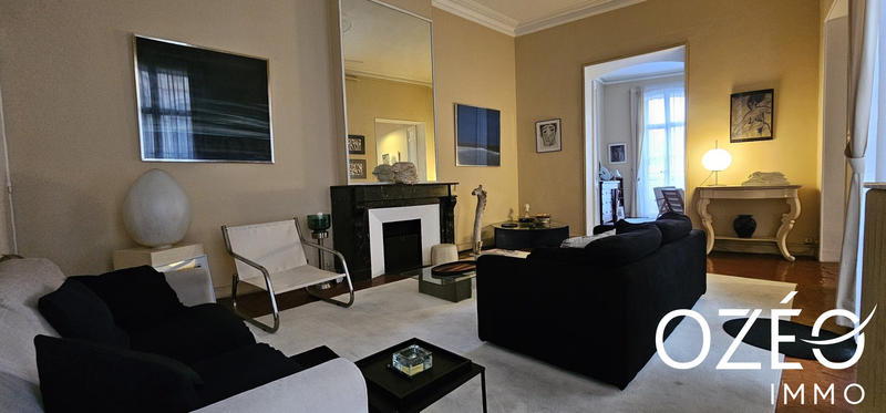 Appartement - 160 m² - 4 pièces