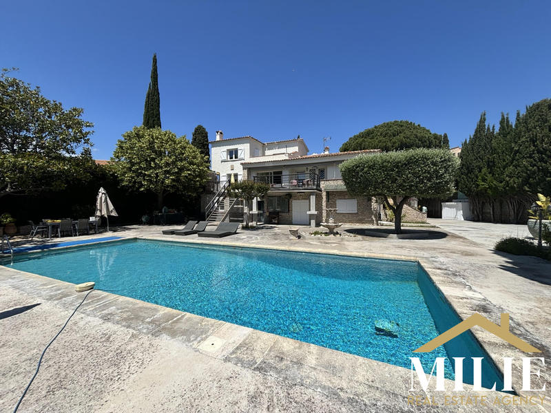 Villa - 350 m² - 8 pièces