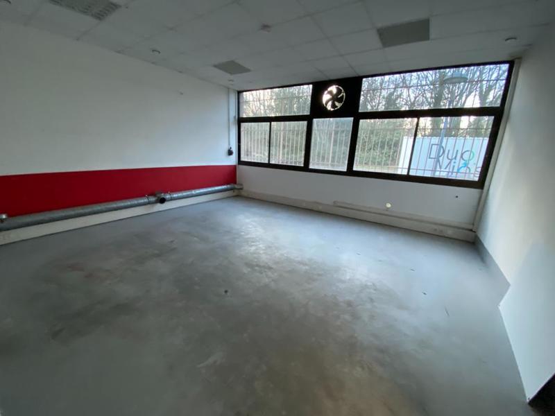 Local commercial - 222 m² - 7 pièces