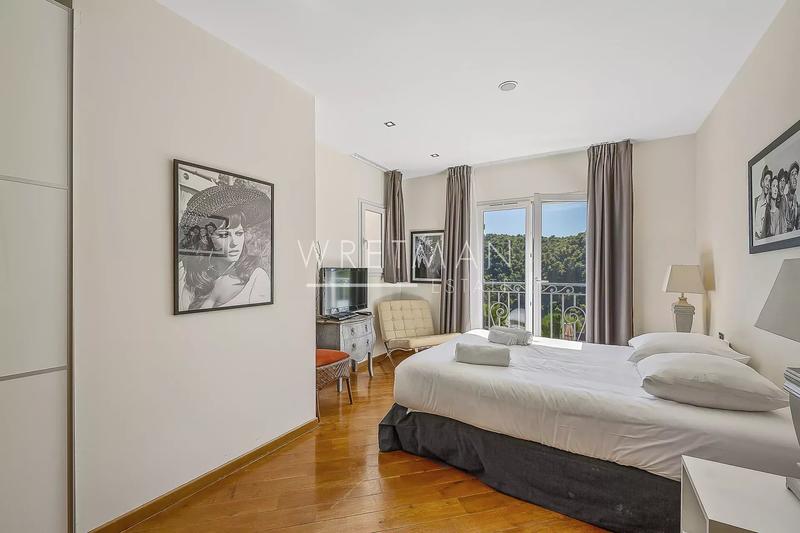 Villa - 400 m² - 10 pièces