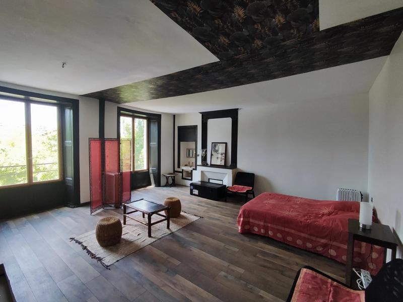 Maison de ville - 240 m² - 7 pièces