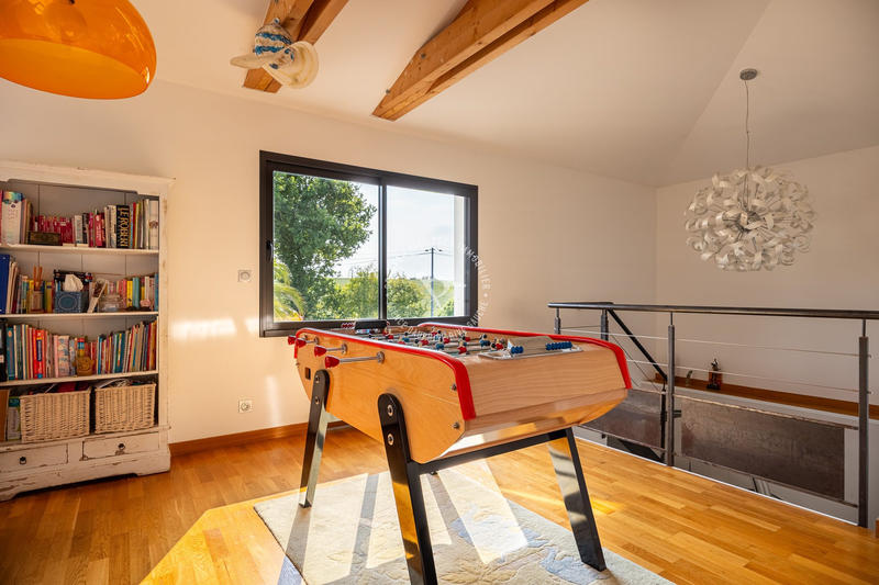 Maison - 211 m² - 7 pièces