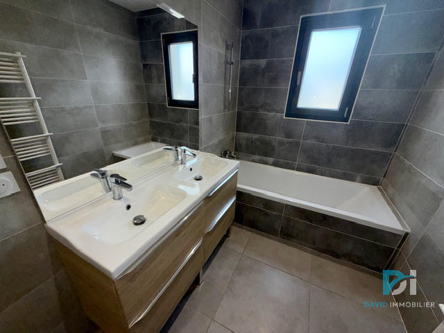 Villa - 100 m² - 5 pièces