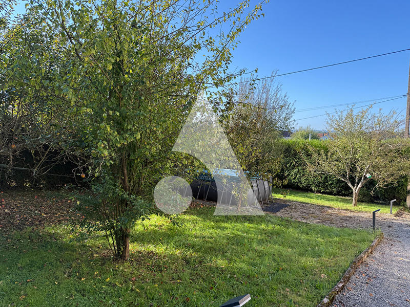 Maison - 240 m² - 10 pièces