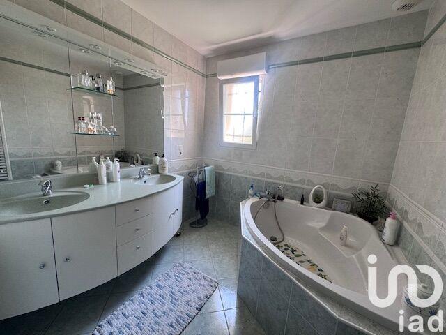 Maison - 205 m² - 7 pièces