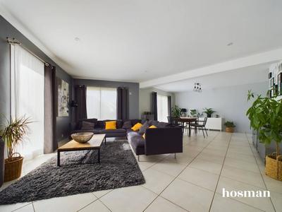 Maison - 204 m² - 8 pièces