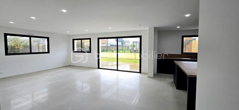 Maison - 177 m² - 6 pièces