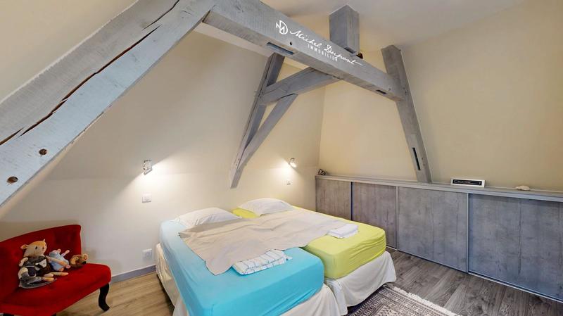 Maison - 257 m² - 9 pièces