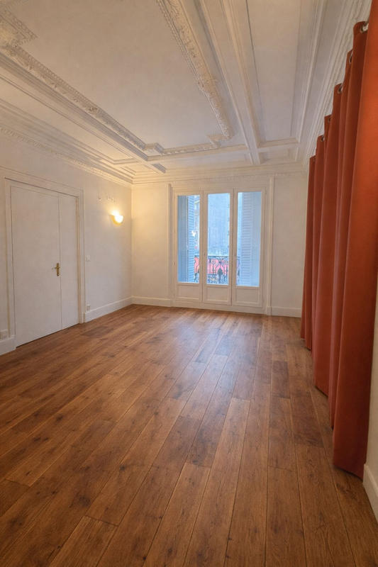 Bureau - 104 m² - 5 pièces