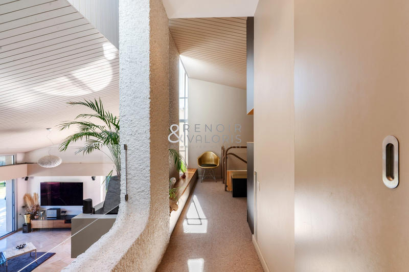 Villa - 316 m² - 6 pièces