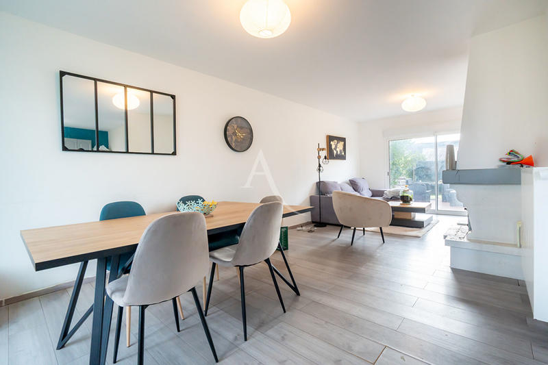 Maison - 98 m² - 5 pièces