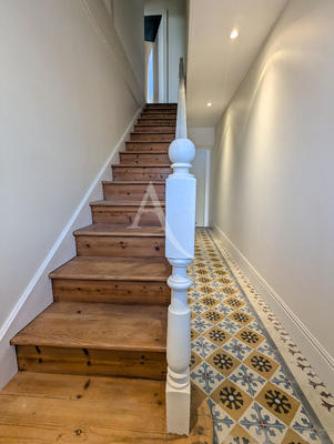 Maison - 210 m² - 7 pièces