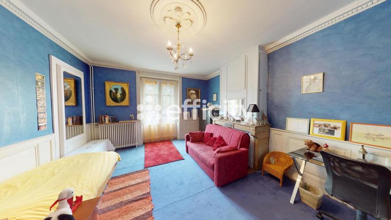 Maison - 296 m² - 12 pièces