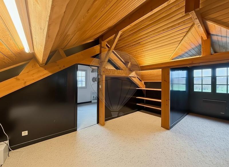 Maison - 258 m² - 10 pièces