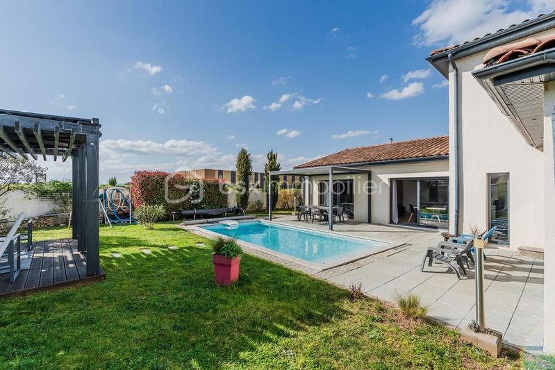 Maison - 163 m² - 5 pièces