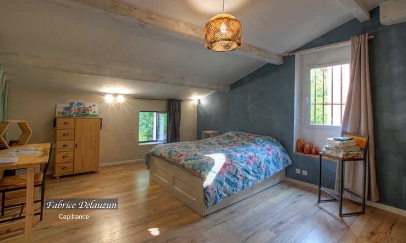 Mas - 230 m² - 6 pièces