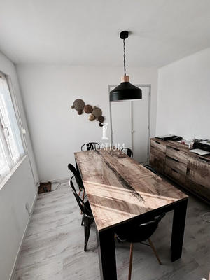 Appartement - 100 m² - 6 pièces