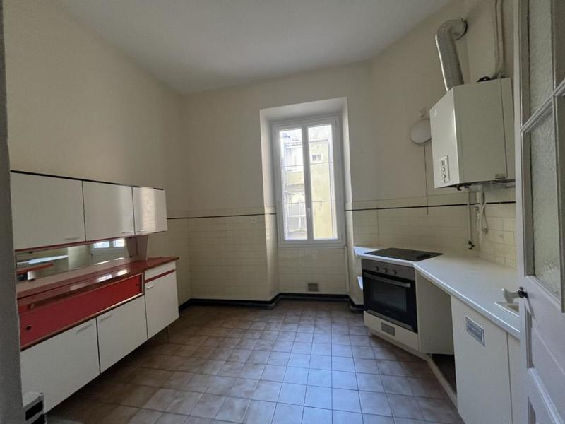 Appartement - 169 m² - 7 pièces