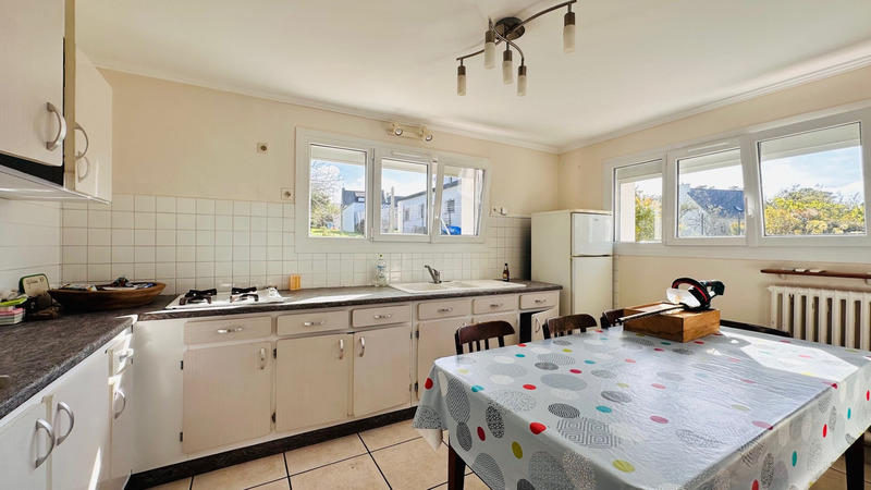 Maison - 220 m² - 11 pièces