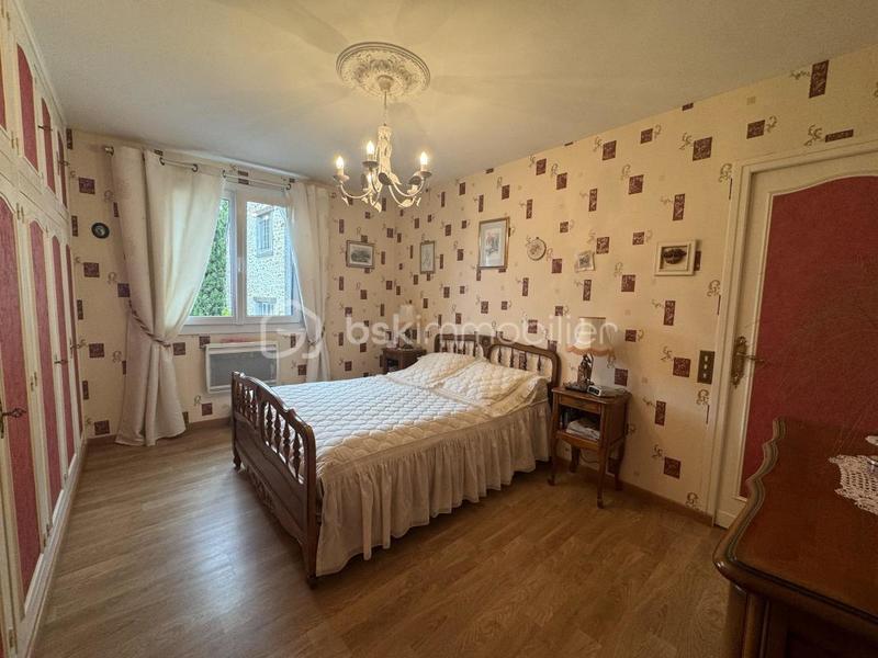 Propriété - 261 m² - 10 pièces